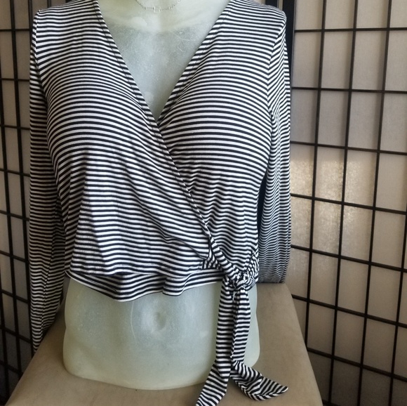 long sleeve crop top - Picture 2 of 8